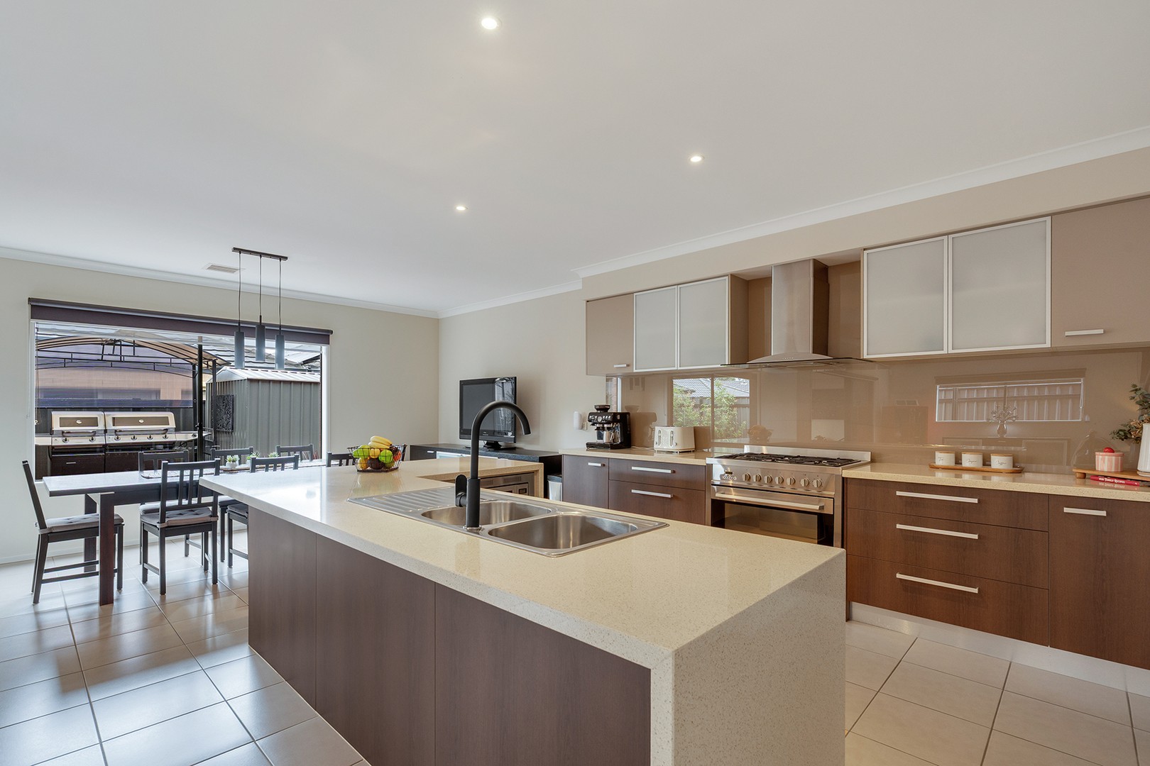 18 Clapham Way, Craigieburn, VIC 3064, Craigieburn - Thumbnail 3