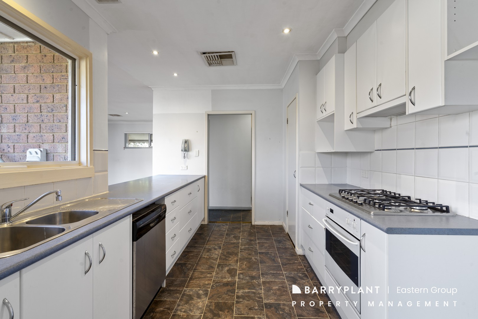 18 Coonawarra Drive, Vermont South, VIC 3133, Vermont South - Thumbnail 2