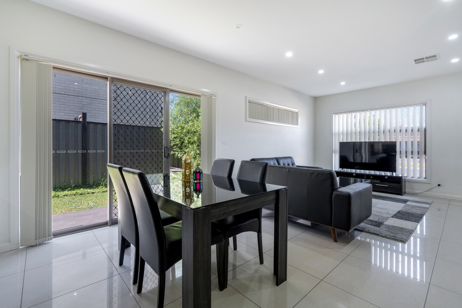 18 Coronet Avenue, Roxburgh Park, VIC 3064, Roxburgh Park - Thumbnail 4