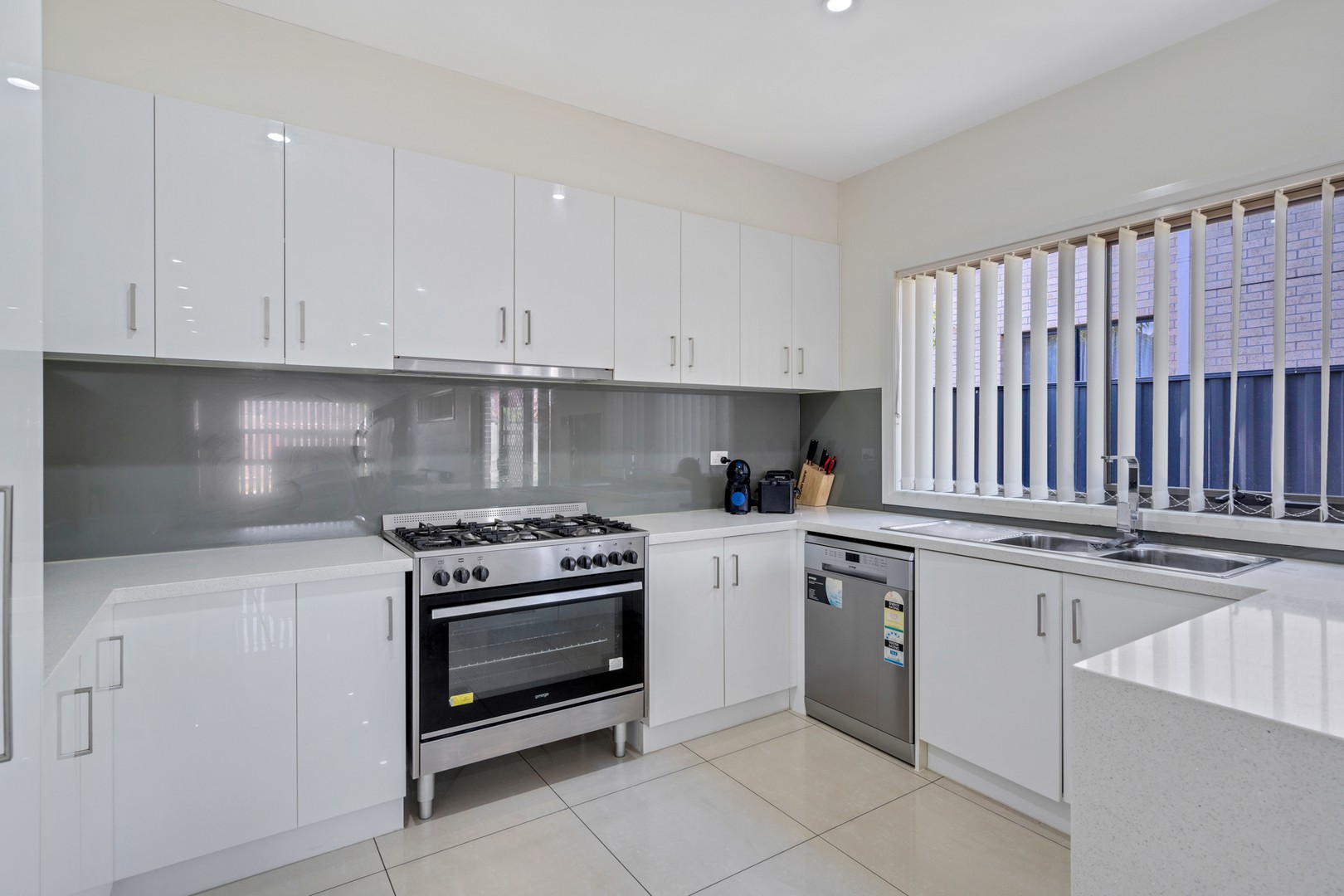 18 Coronet Avenue, Roxburgh Park, VIC 3064, Roxburgh Park - Thumbnail 6