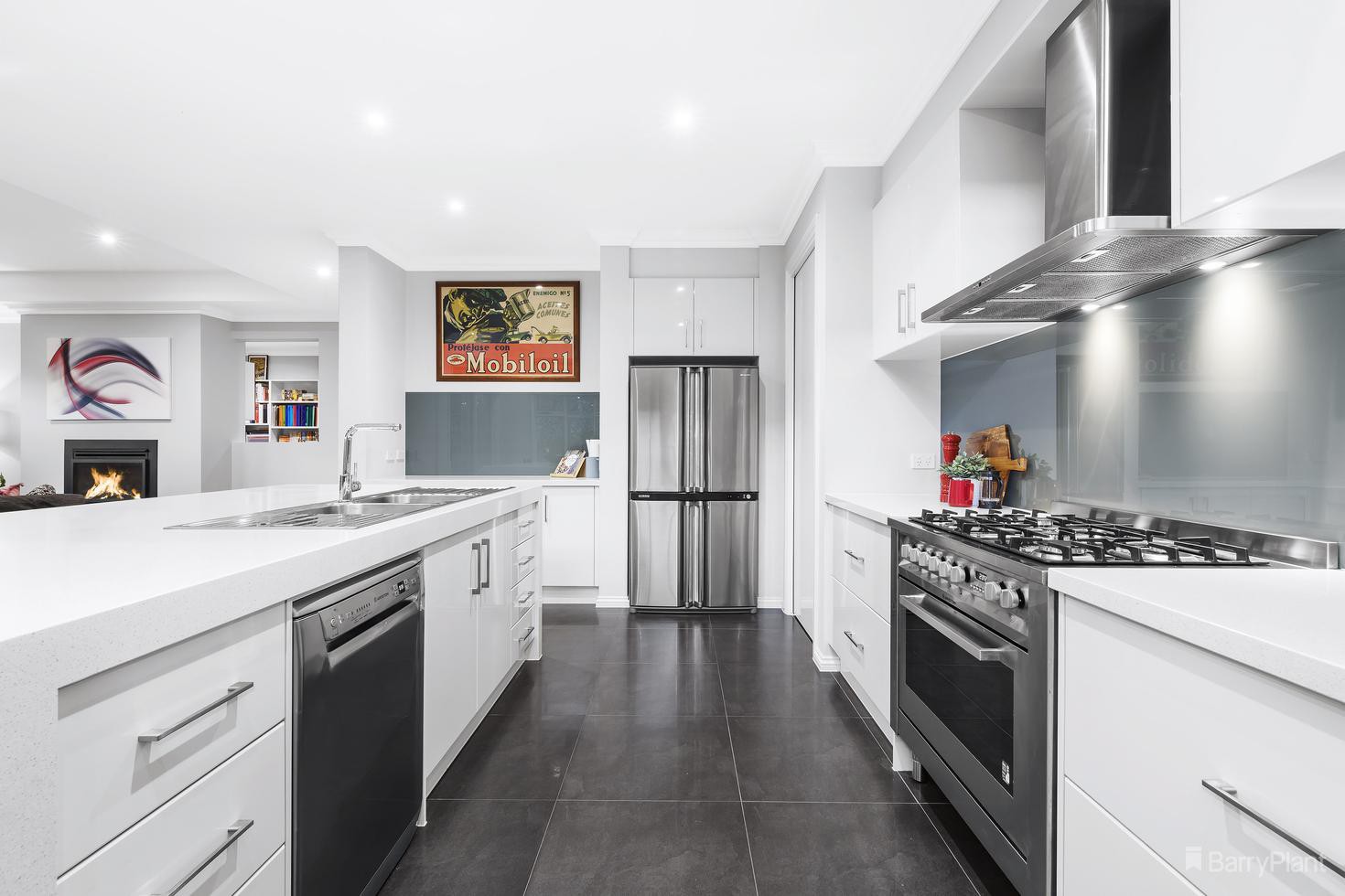 18 Curnola Avenue, Doncaster, VIC 3108, Doncaster - Thumbnail 4