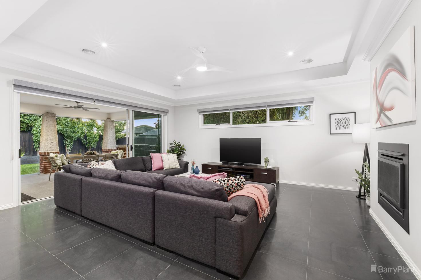 18 Curnola Avenue, Doncaster, VIC 3108, Doncaster - Thumbnail 8