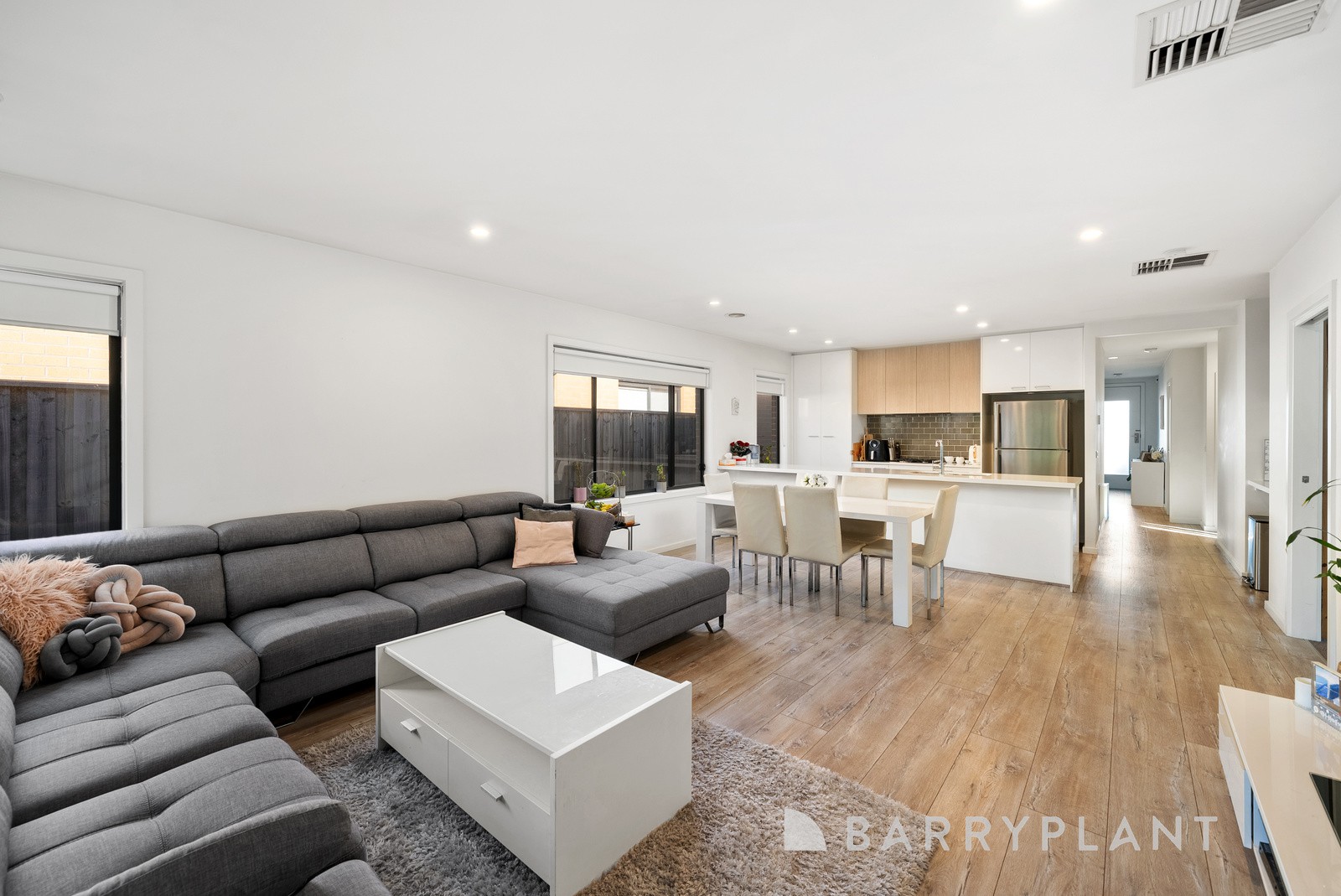 18 Dalveen Drive, Fraser Rise, VIC 3336, Fraser Rise - Thumbnail 3