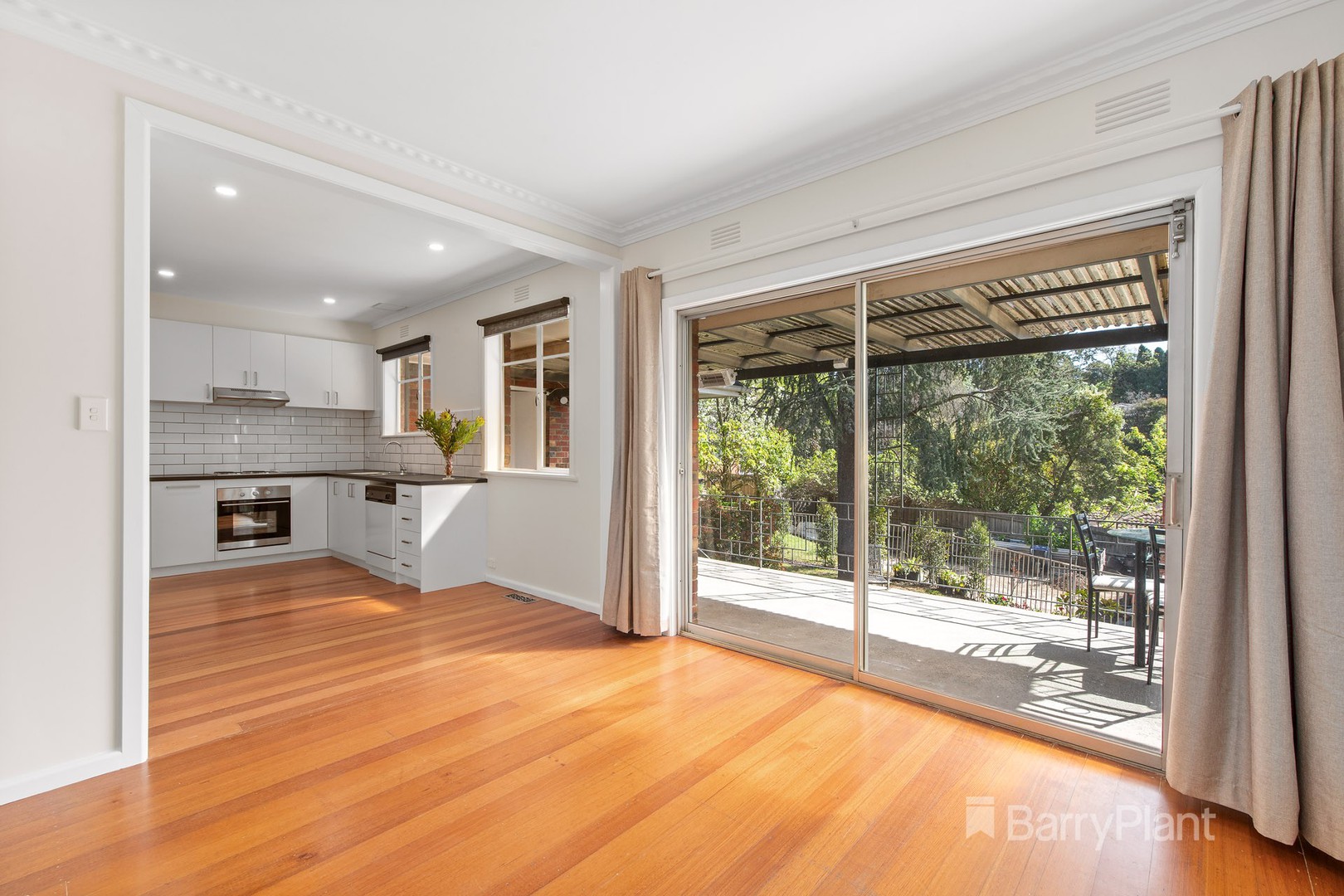 18 Dampier Grove, Mitcham, VIC 3132, Mitcham - Thumbnail 4
