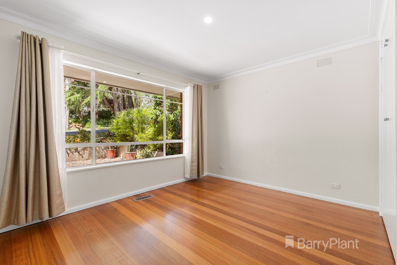 18 Dampier Grove, Mitcham, VIC 3132, Mitcham - Thumbnail 5