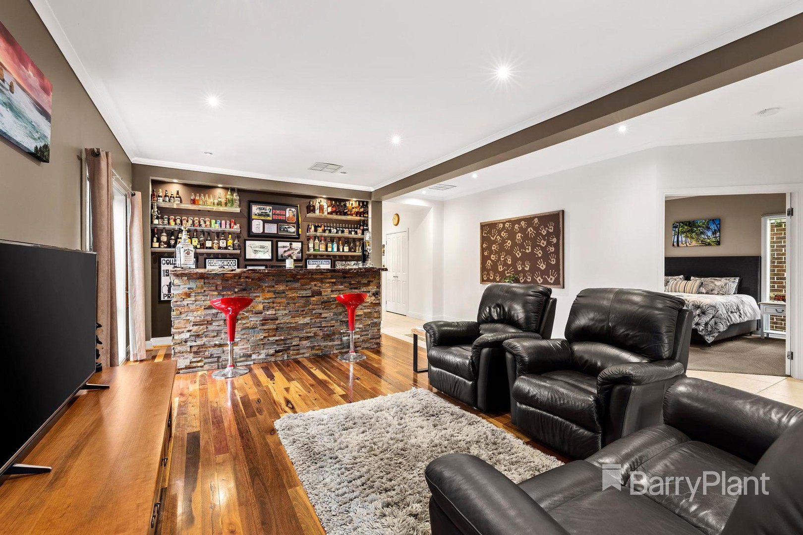 18 Delacombe DriveMill Park, VIC 3082, Mill Park - Thumbnail 2