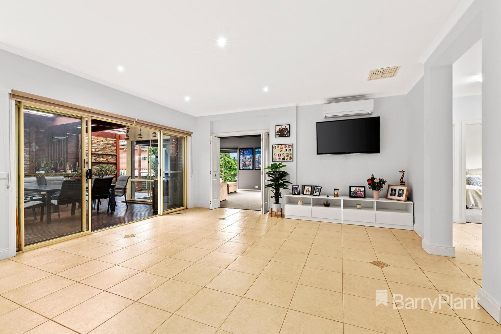 18 Delacombe DriveMill Park, VIC 3082, Mill Park - Thumbnail 4