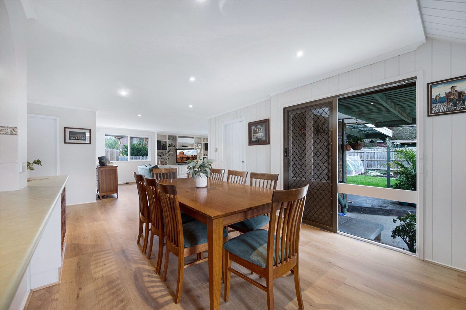 18 Duntroon Drive, Wantirna, VIC 3152, Wantirna - Thumbnail 4