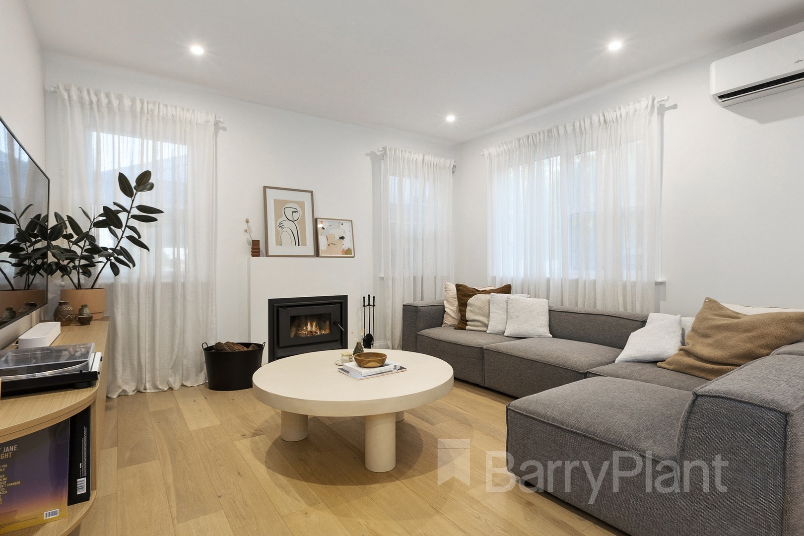 18 Farnham Road, Bayswater, VIC 3153, Bayswater - Thumbnail 2