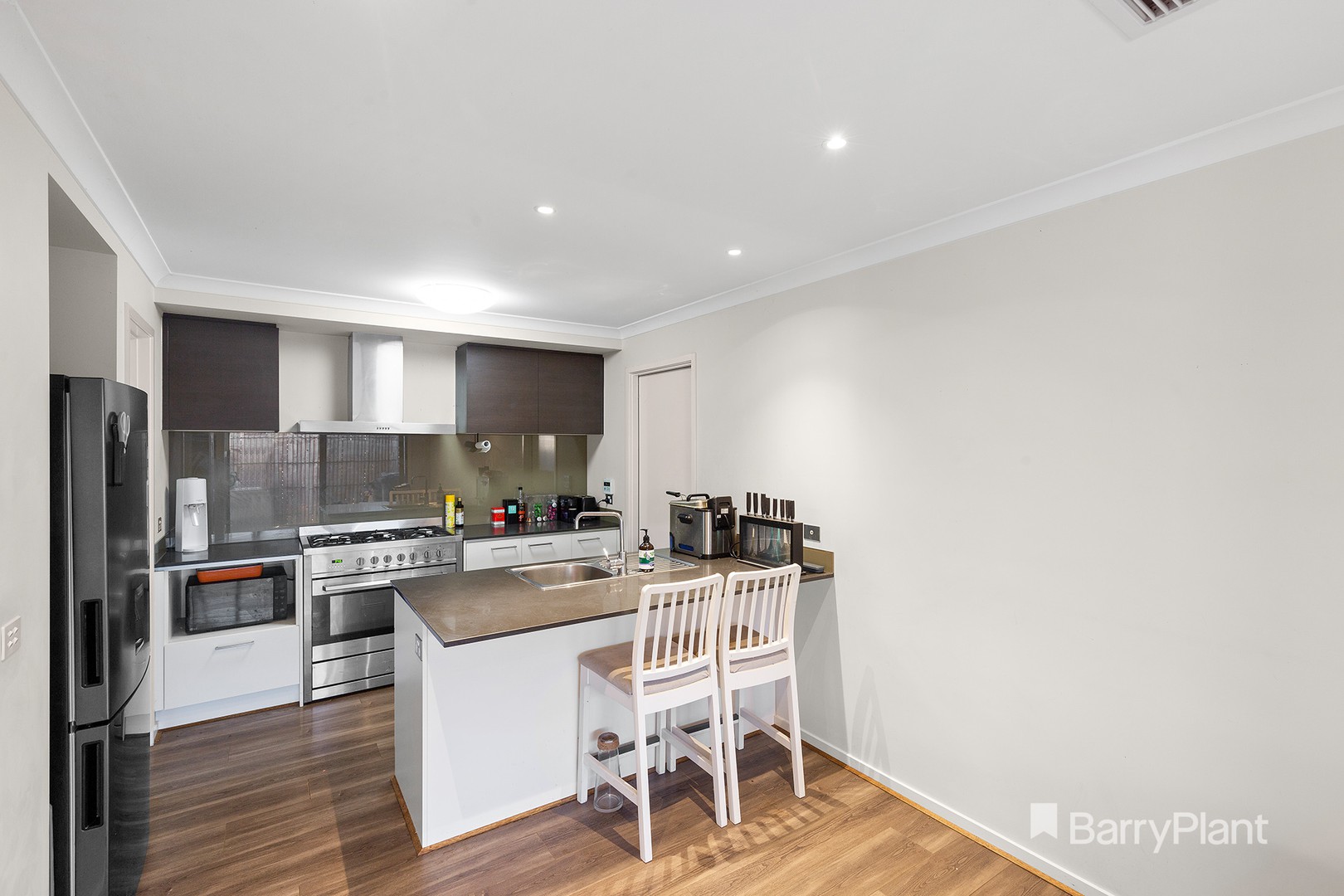 18 Fenix Way, Clyde North, VIC 3978, Clyde North - Thumbnail 2