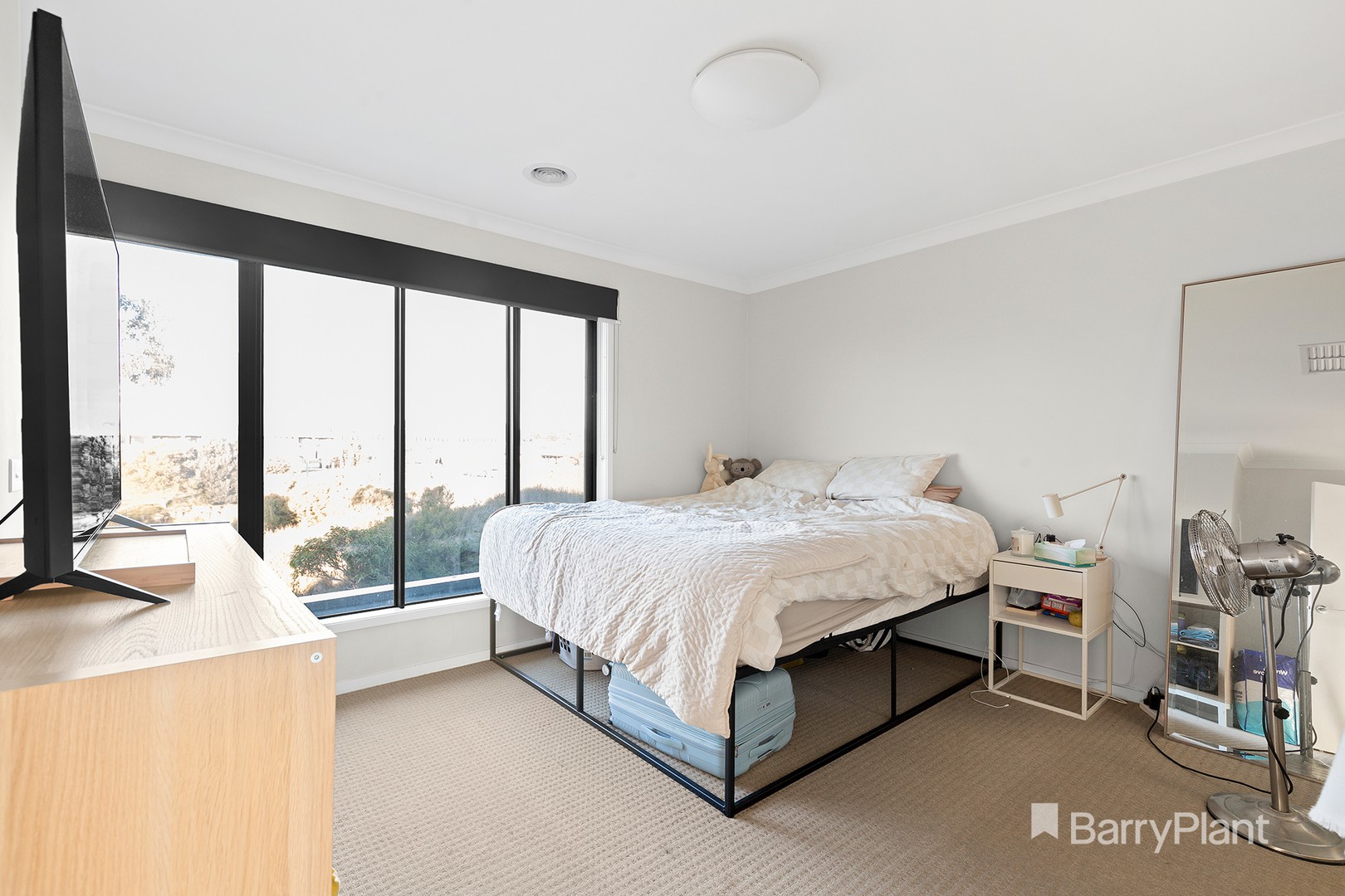 18 Fenix Way, Clyde North, VIC 3978, Clyde North - Thumbnail 5