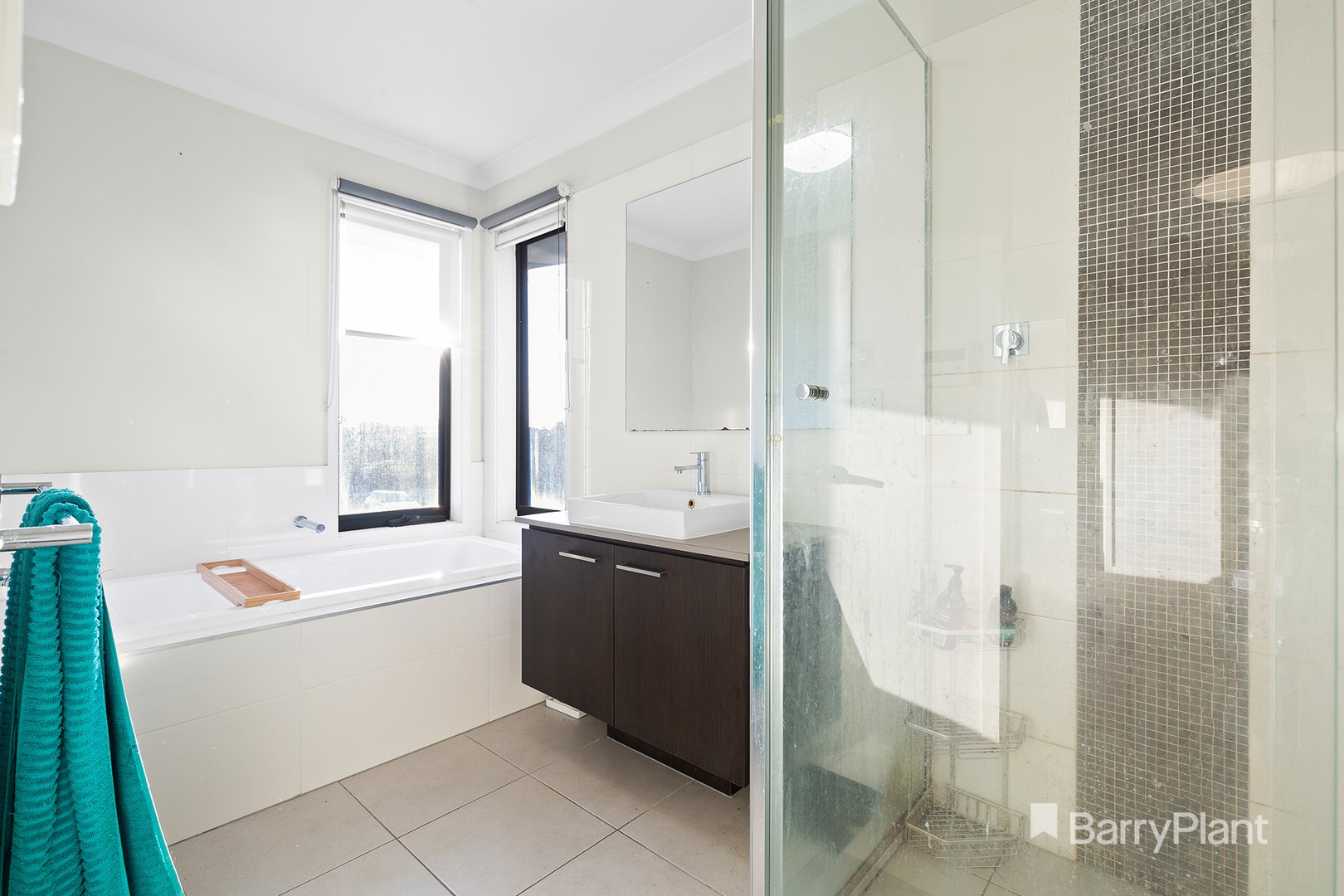 18 Fenix Way, Clyde North, VIC 3978, Clyde North - Thumbnail 8