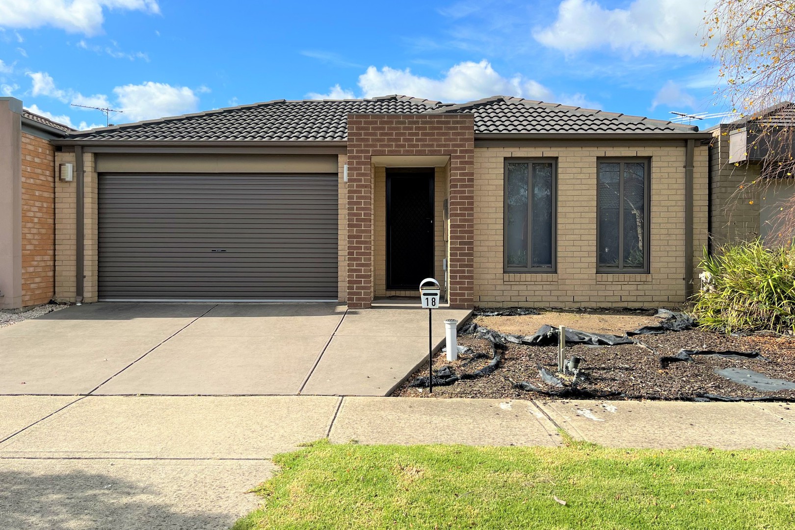 18 Field Street, Pakenham, VIC 3810, Pakenham - Thumbnail 2