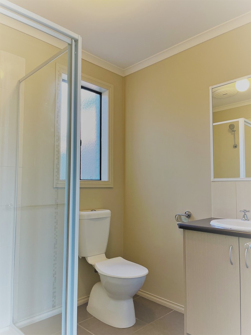 18 Field Street, Pakenham, VIC 3810, Pakenham - Thumbnail 7