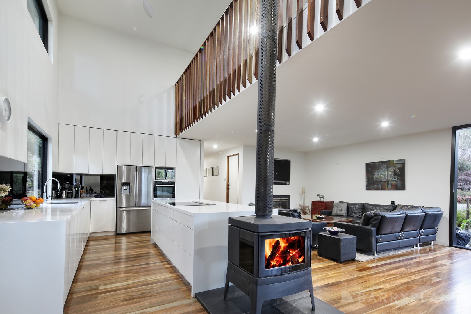 18 First Avenue, Cockatoo, VIC 3781 - Thumbnail 2 - 19/08/2025