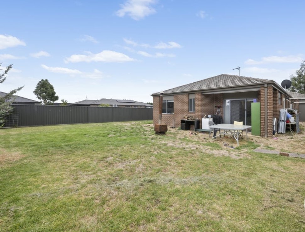 18 Flewin Av, Miners Rest, VIC 3352, Miners Rest - Thumbnail 3