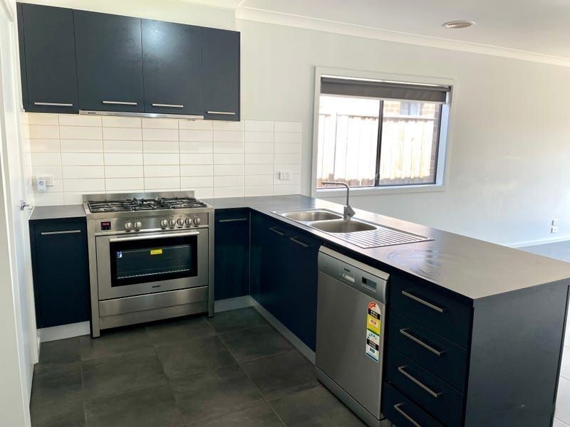 18 Forrester Grove, Fraser Rise, VIC 3336 - Thumbnail 1 - 11/11/2025