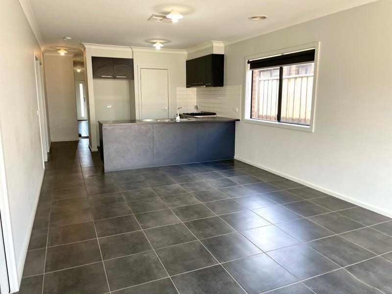 18 Forrester Grove, Fraser Rise, VIC 3336 - Thumbnail 2 - 11/11/2025