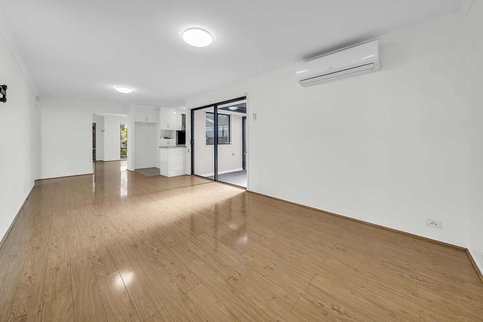 18 Freeman Avenue, Burnside Heights, VIC 3023, Burnside - Thumbnail 4