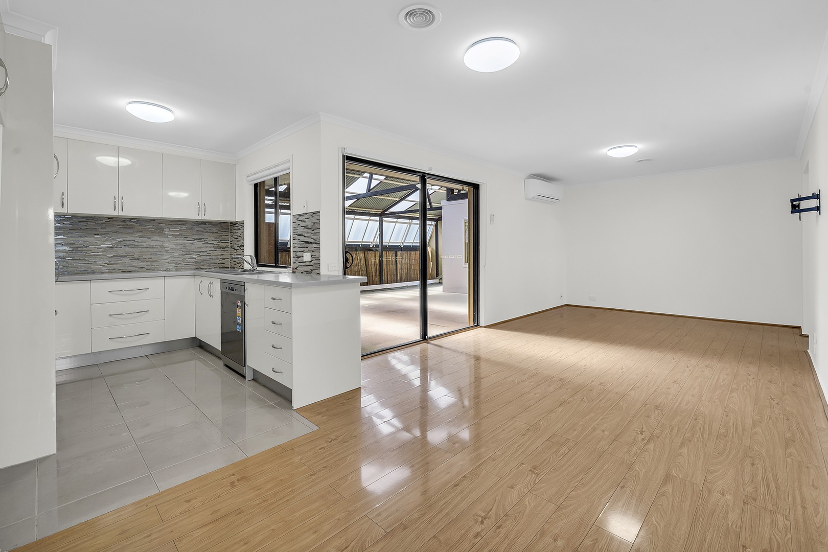 18 Freeman Avenue, Burnside Heights, VIC 3023, Burnside - Thumbnail 5