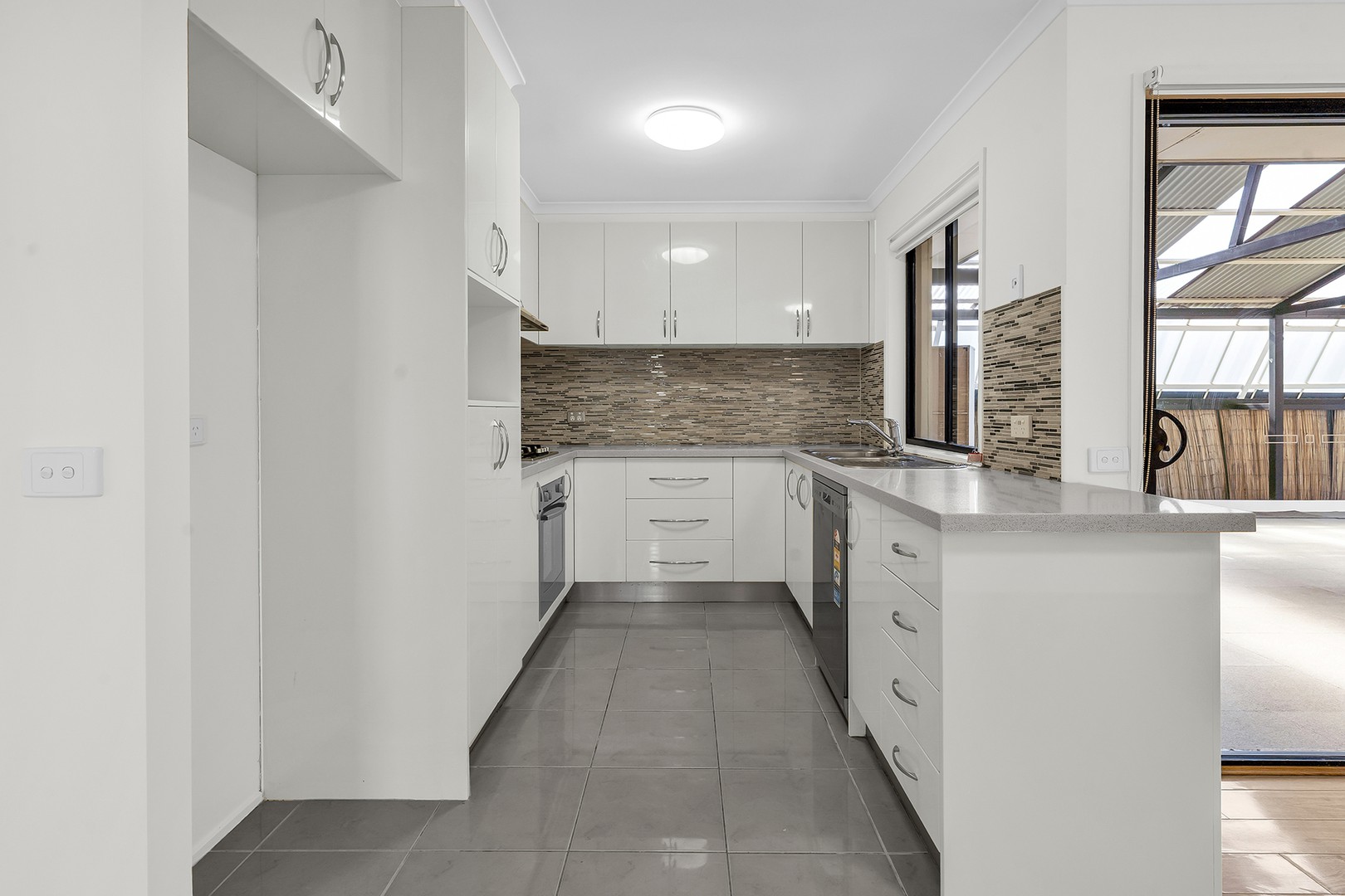 18 Freeman Avenue, Burnside Heights, VIC 3023, Burnside - Thumbnail 6
