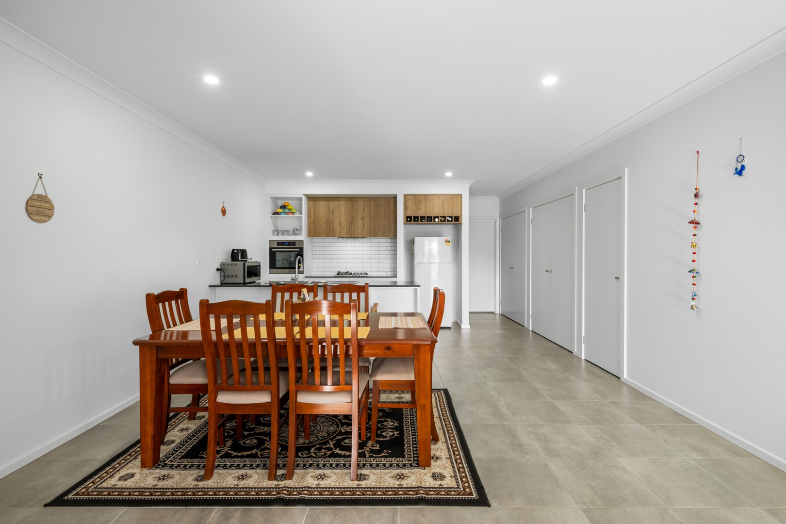 18 Gallery Walk, Mount Duneed, VIC 3217 - Thumbnail 2 - 07/07/2025