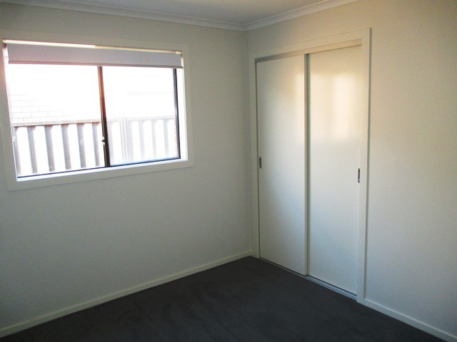 18 Garland Terrace, Point Cook, VIC 3030, Point Cook - Thumbnail 3