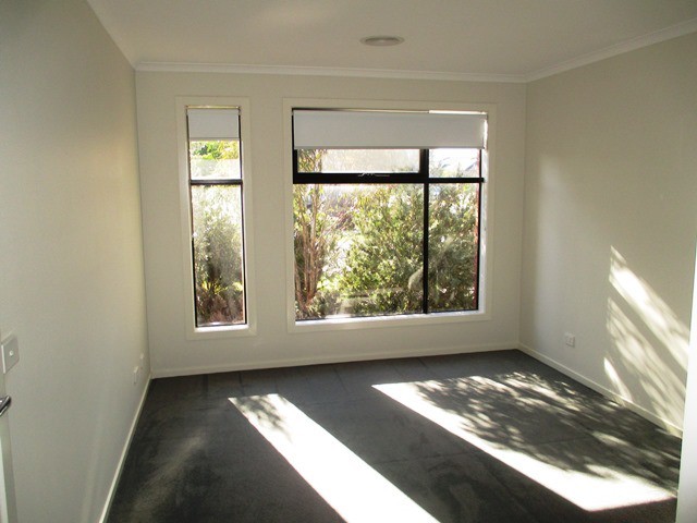 18 Garland Terrace, Point Cook, VIC 3030, Point Cook - Thumbnail 4