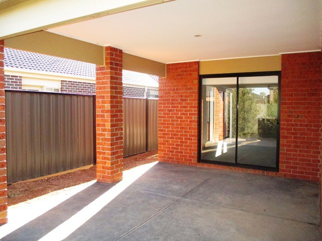 18 Garland Terrace, Point Cook, VIC 3030, Point Cook - Thumbnail 8