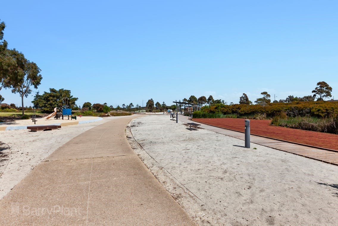 18 Giaconda Road, Point Cook, VIC 3030, Point Cook - Thumbnail 2