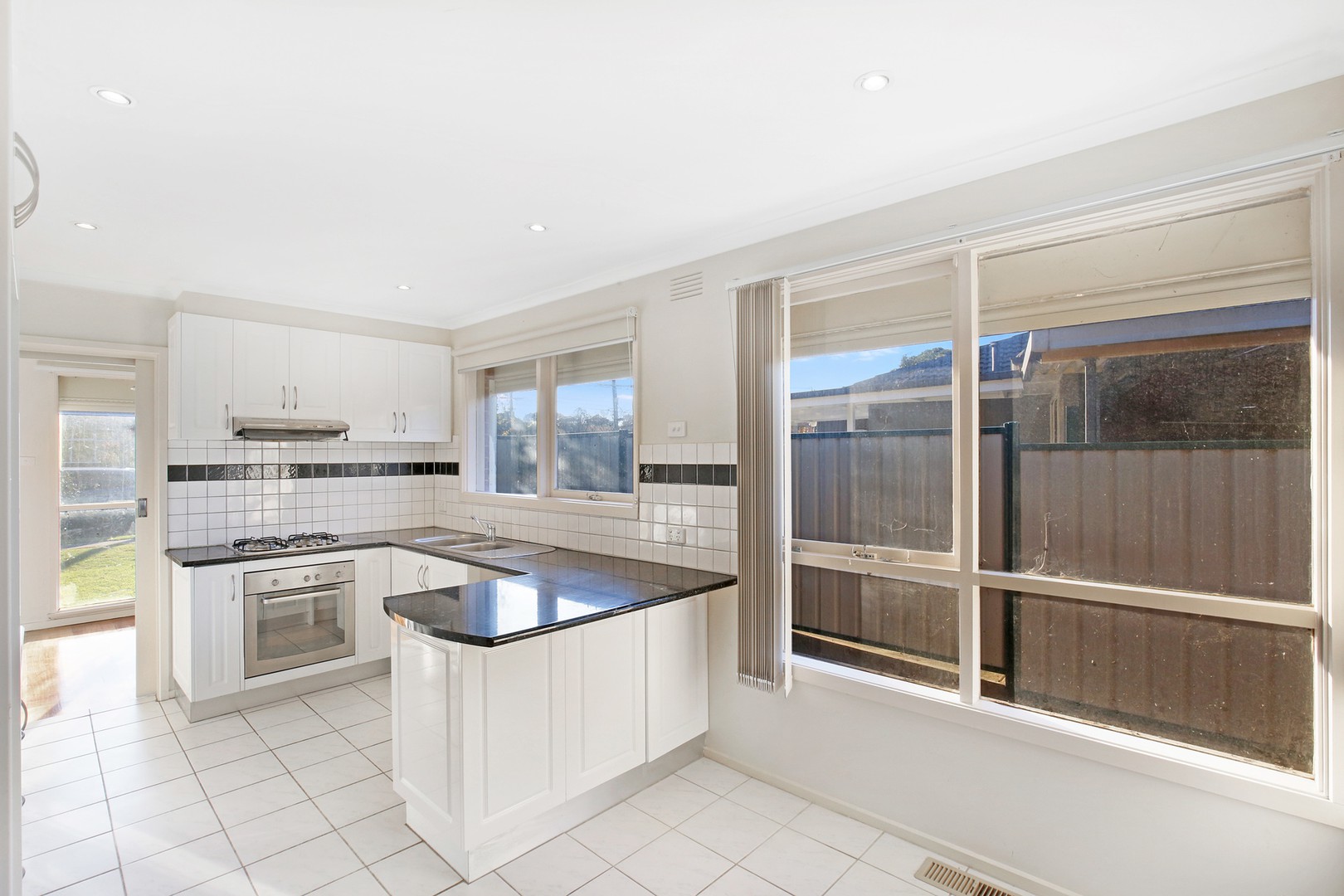 18 Glenn Crescent, Bundoora, VIC 3083, Bundoora - Thumbnail 4