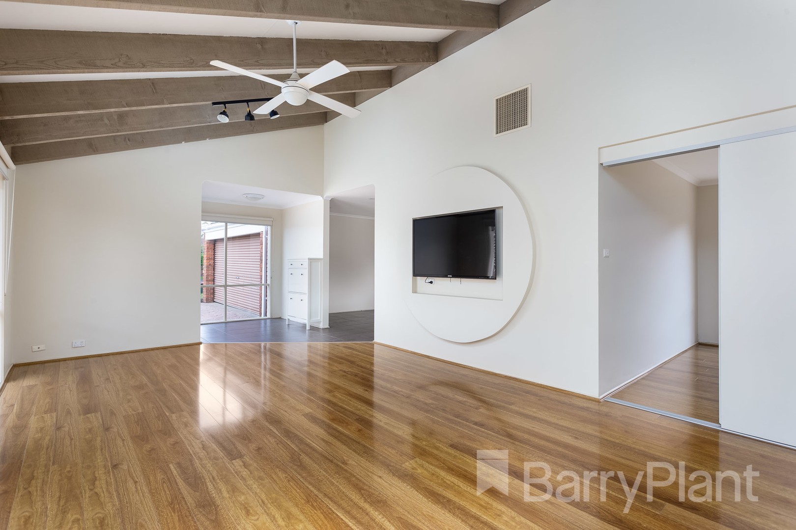 18 Greylea Grove, Seabrook, VIC 3028, Seabrook - Thumbnail 2