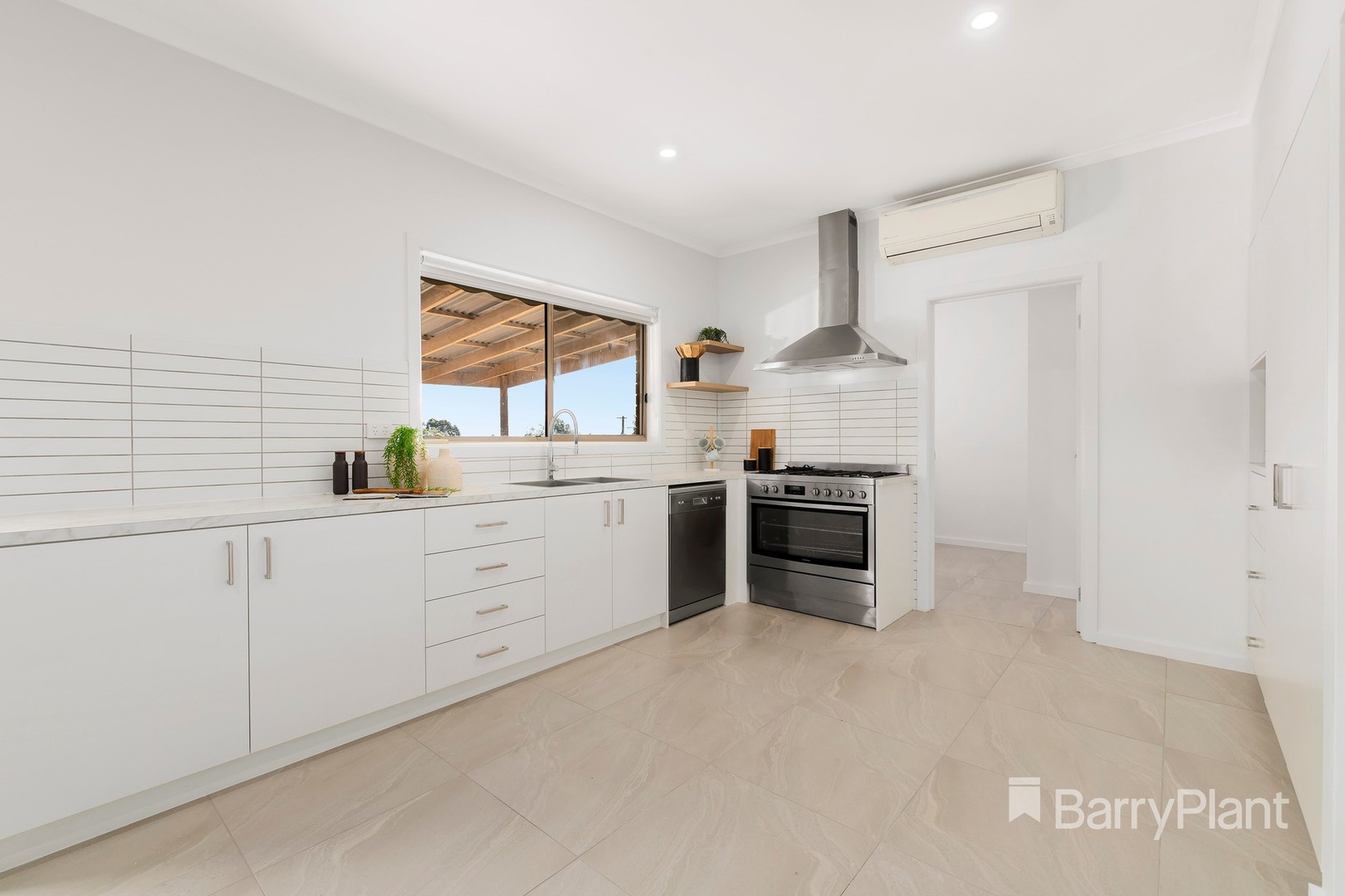 18 Grimwade Court, Epping, VIC 3076, Epping - Thumbnail 2