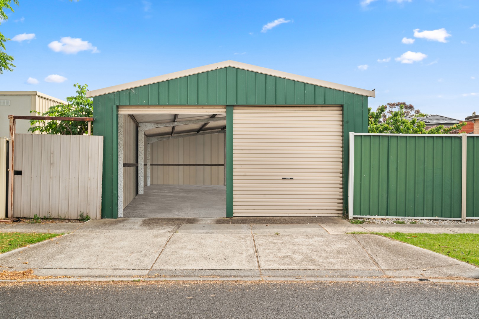 18 Harmon Avenue, St Albans, VIC 3021 - Thumbnail 2 - 13/12/2024
