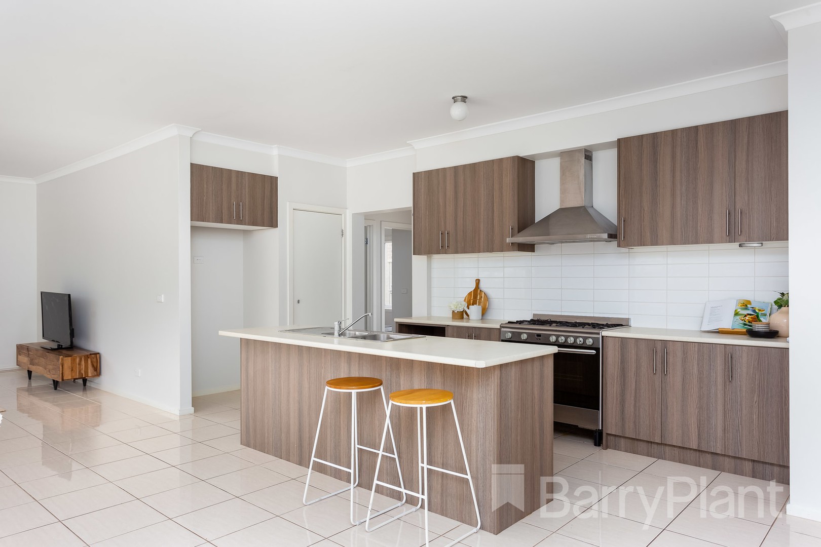 18 Haslewood Street, Point Cook, VIC 3030, Point Cook - Thumbnail 3