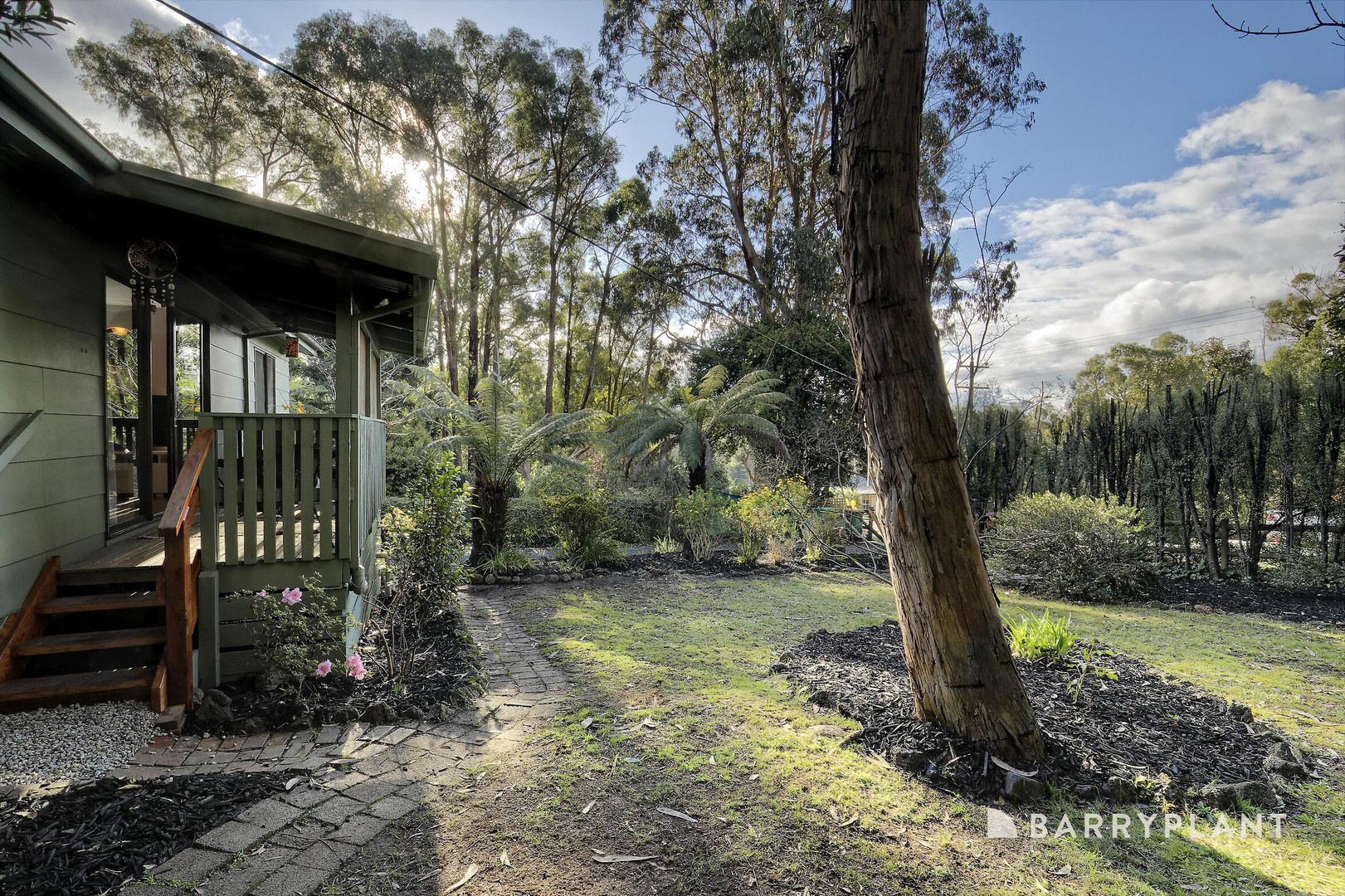 18 Hazel Street, Cockatoo, VIC 3781, Cockatoo - Thumbnail 2