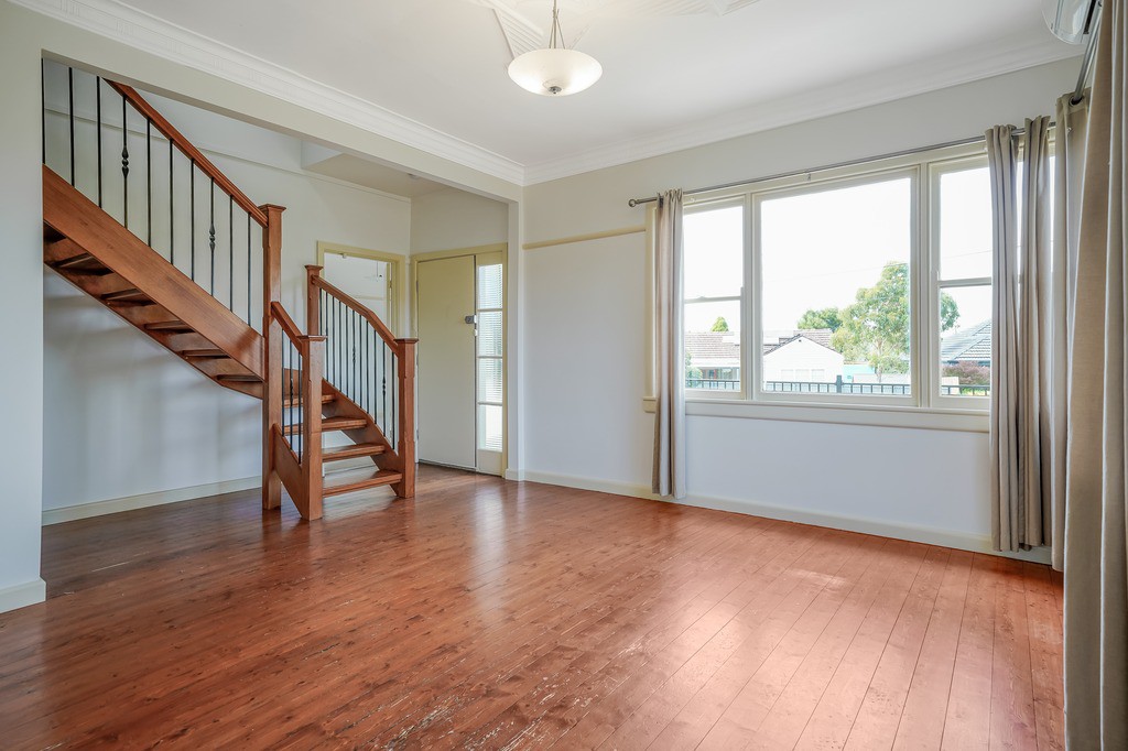 18 Heather Street, Hamlyn Heights, VIC 3215 - Thumbnail 2 - 28/02/2022