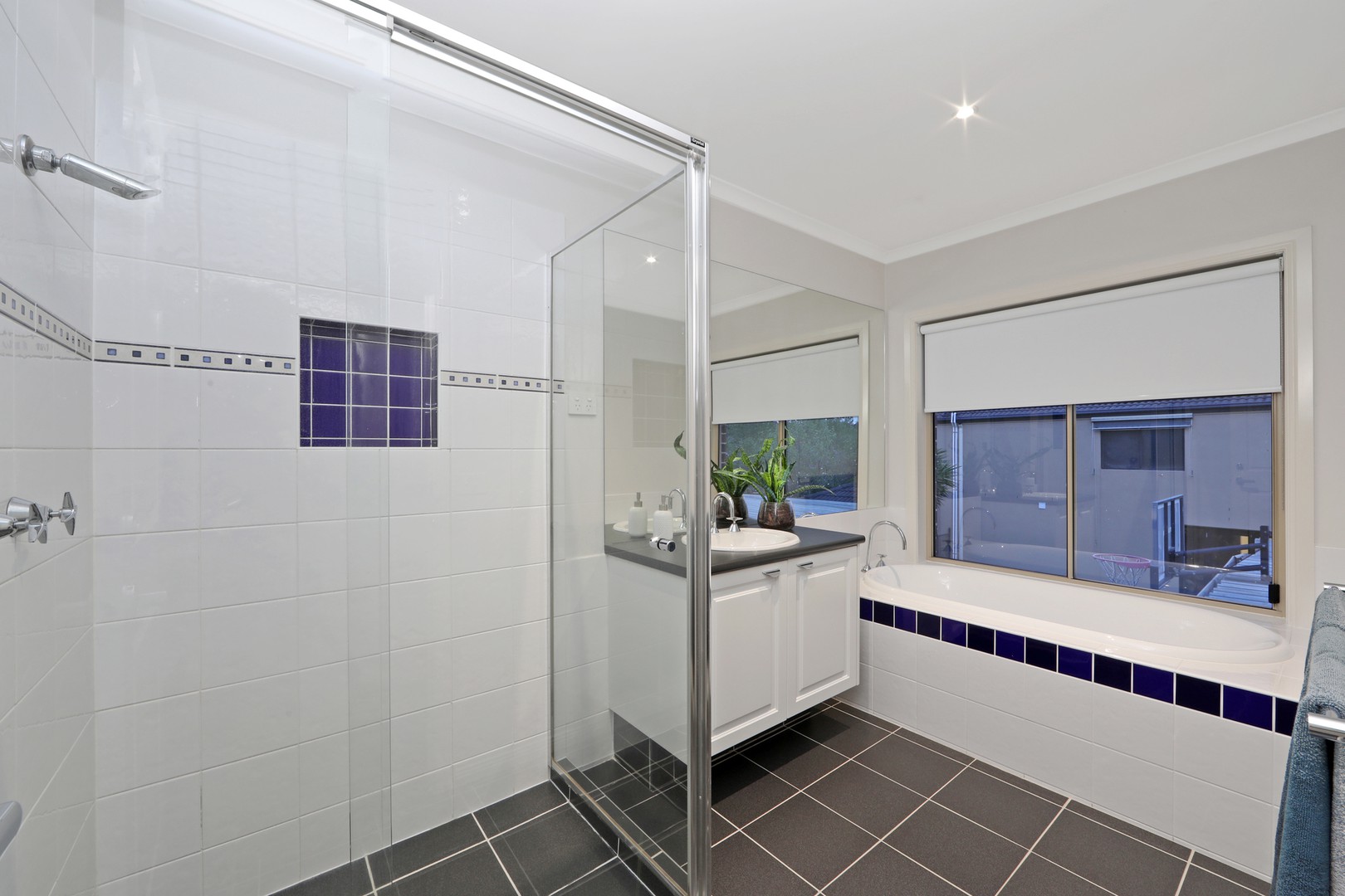 18 Helmsley Avenue, Lysterfield, VIC 3156, Lysterfield - Thumbnail 4