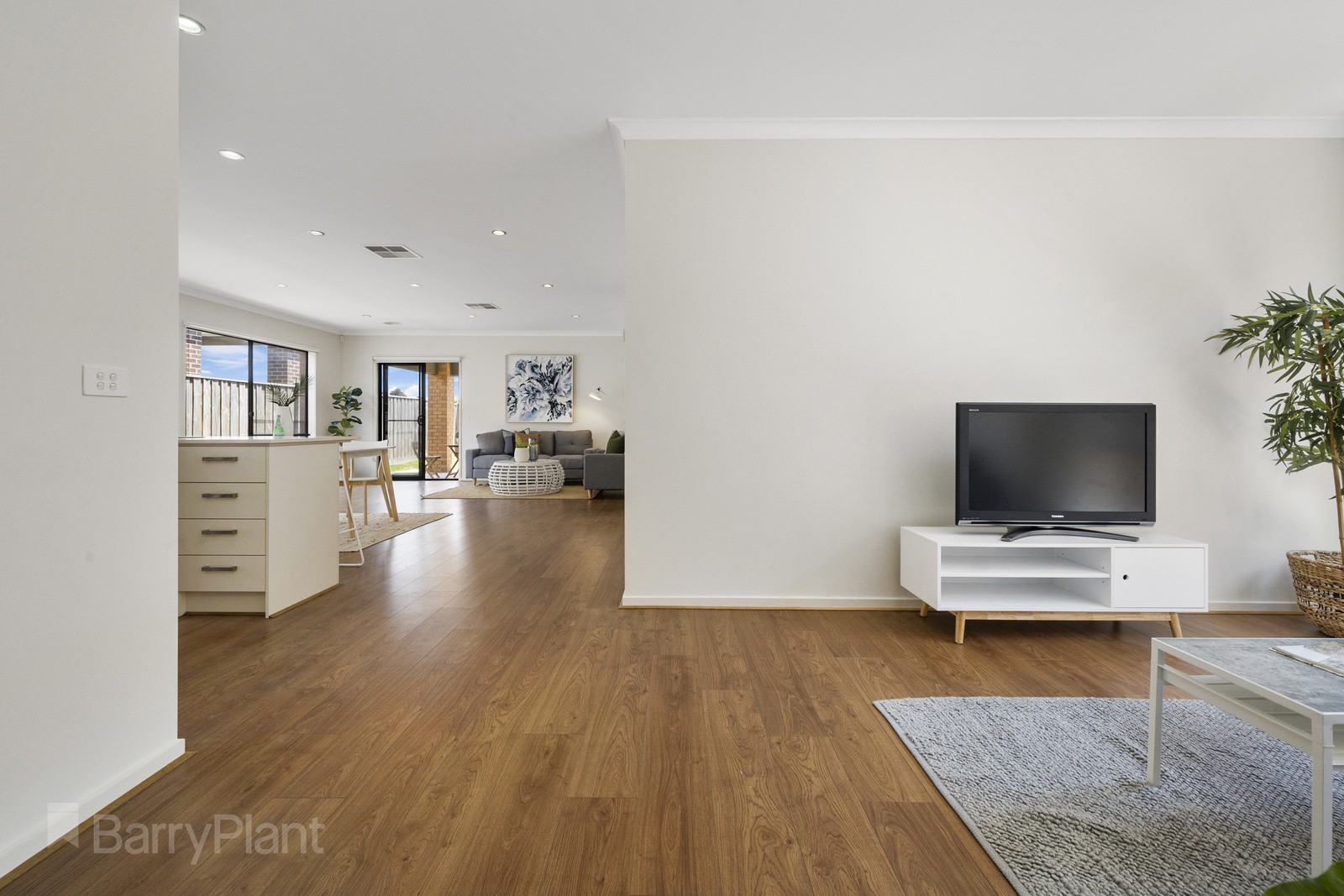 18 Hidcote Road, Point Cook, VIC 3030, Point Cook - Thumbnail 6