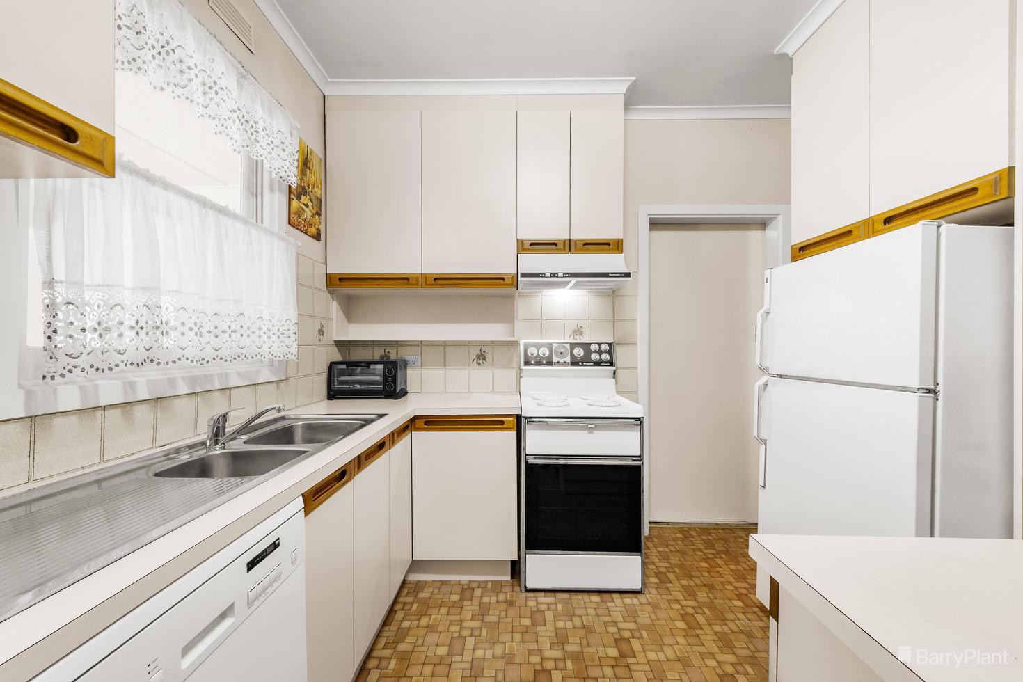 18 Highfield Avenue, Blackburn South, VIC 3130, Blackburn South - Thumbnail 4