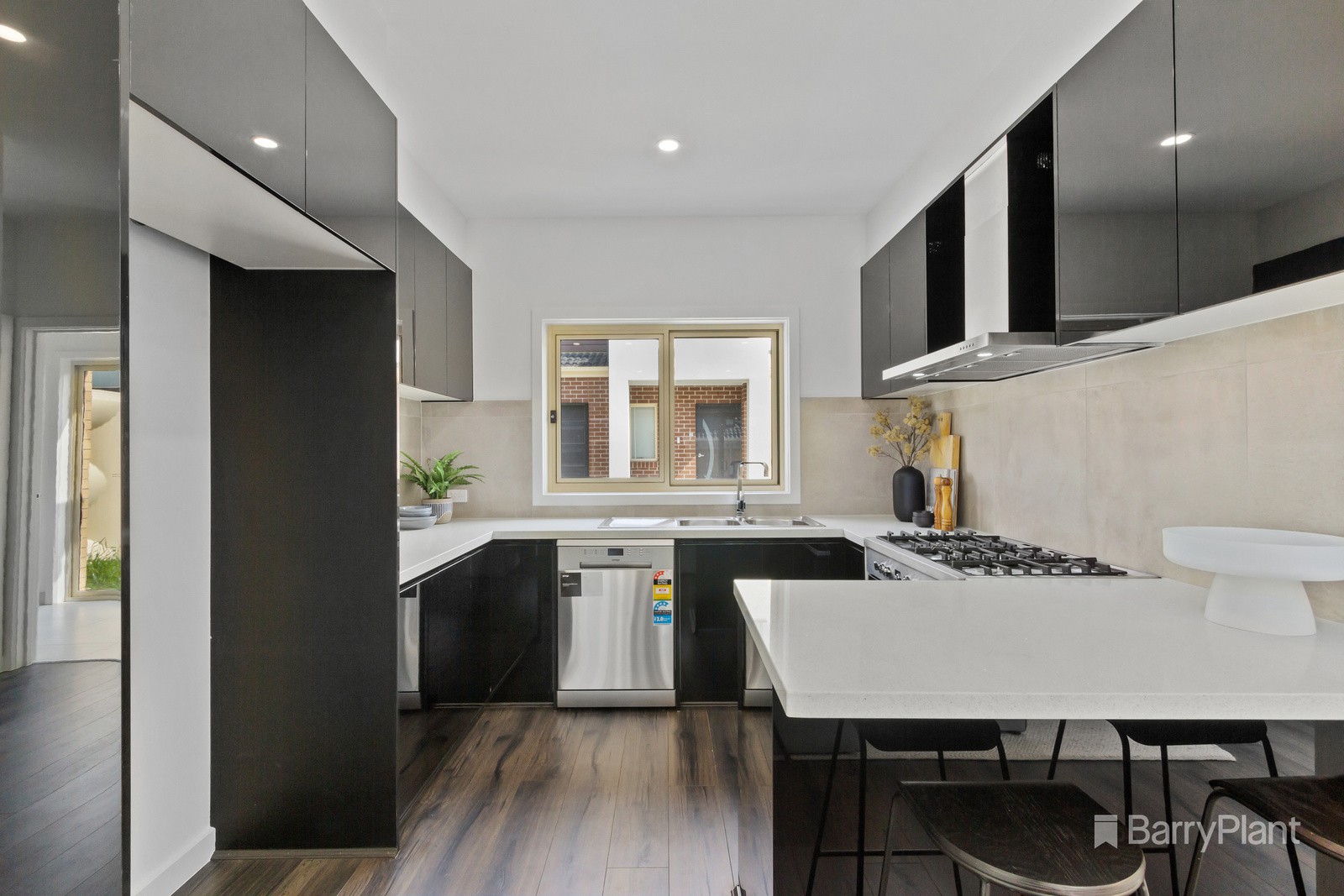18 Hill View Crescent Road, Ferntree Gully, VIC 3156, Ferntree Gully - Thumbnail 2