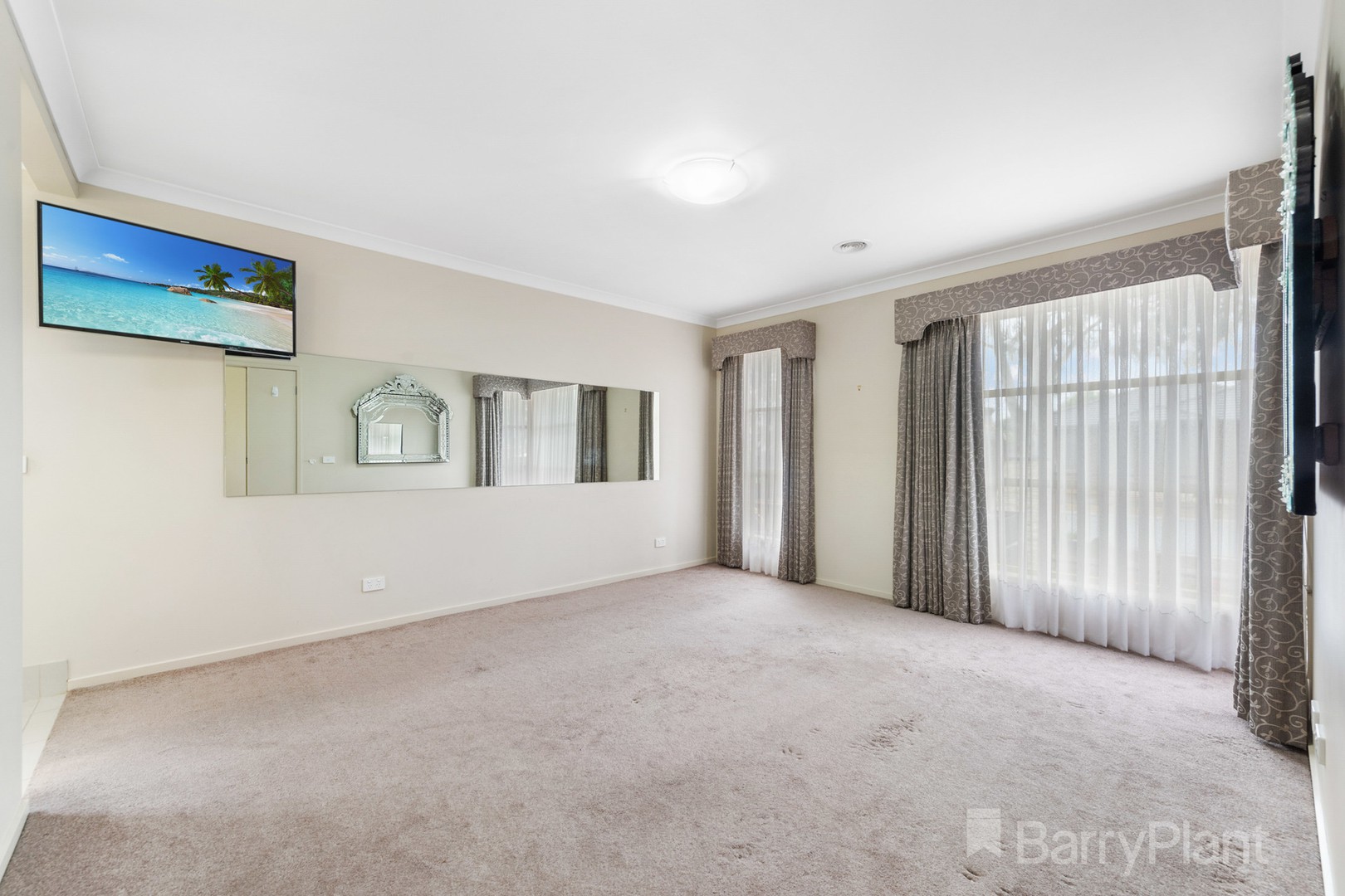 18 Hollybrook Street, Melton South, VIC 3338, Melton South - Thumbnail 2