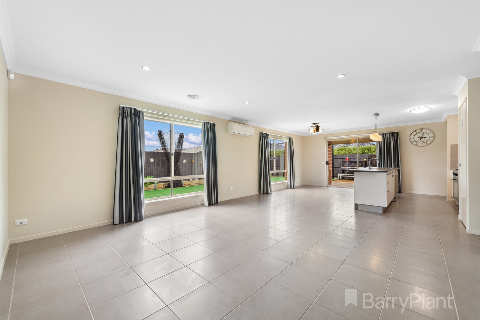 18 Hollybrook Street, Melton South, VIC 3338, Melton South - Thumbnail 6