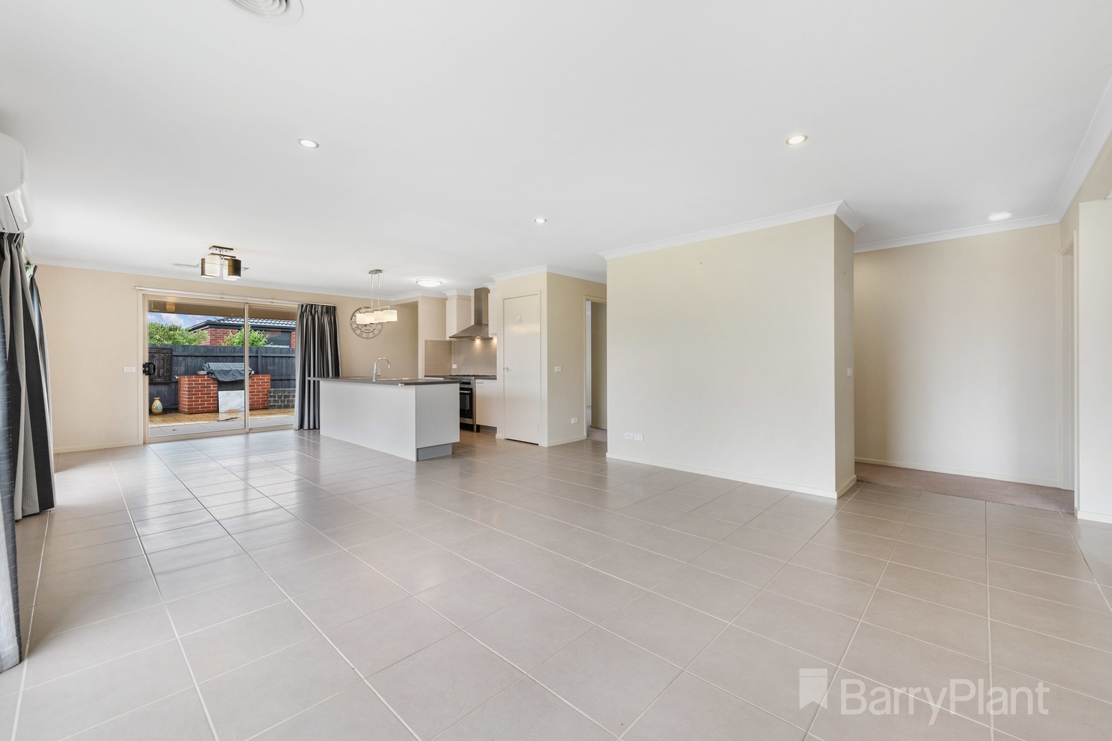 18 Hollybrook Street, Melton South, VIC 3338, Melton South - Thumbnail 7