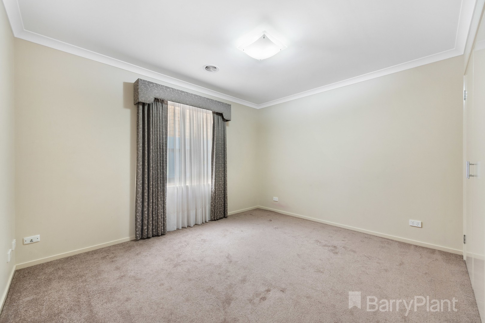 18 Hollybrook Street, Melton South, VIC 3338, Melton South - Thumbnail 8