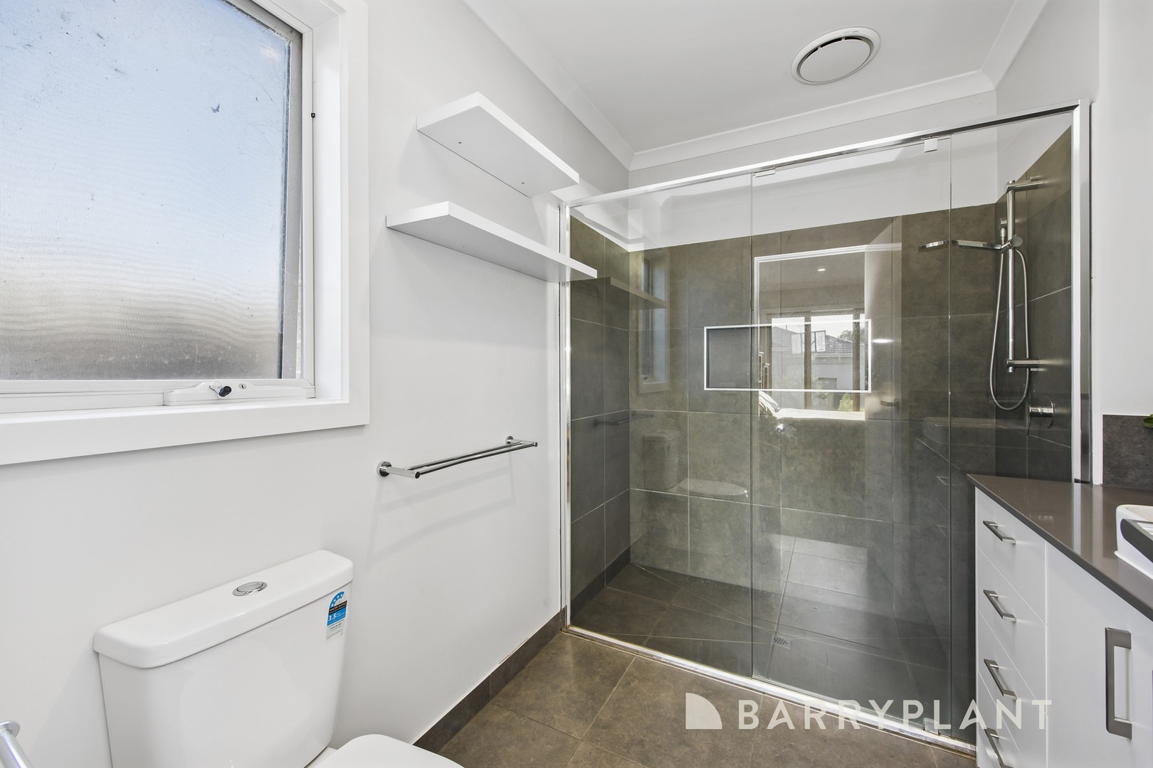 18 Hourigan Way, Werribee, VIC 3030, Werribee - Thumbnail 4