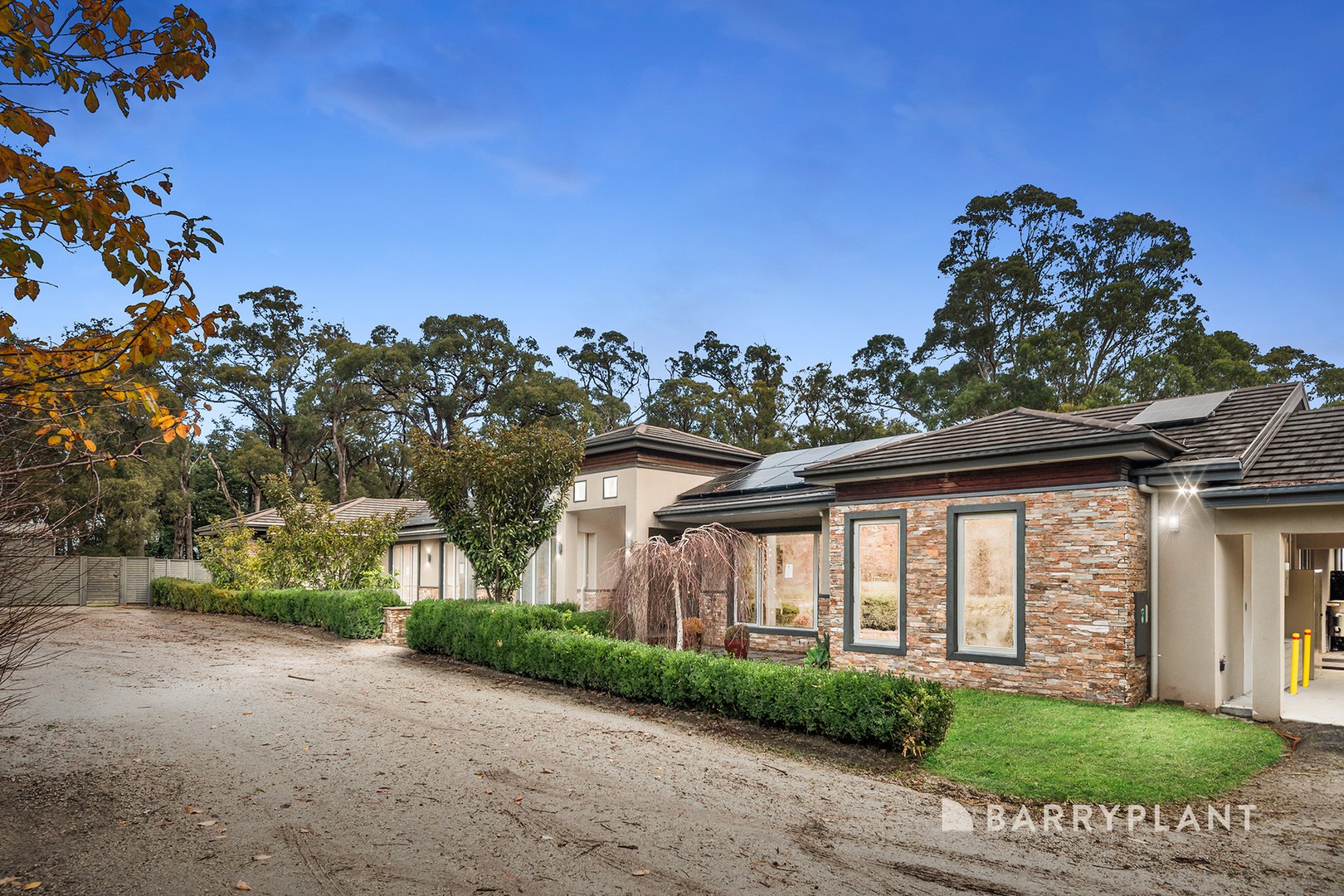 18 Hoyles Road, Pakenham Upper, VIC 3810 - Thumbnail 2 - 04/06/2025