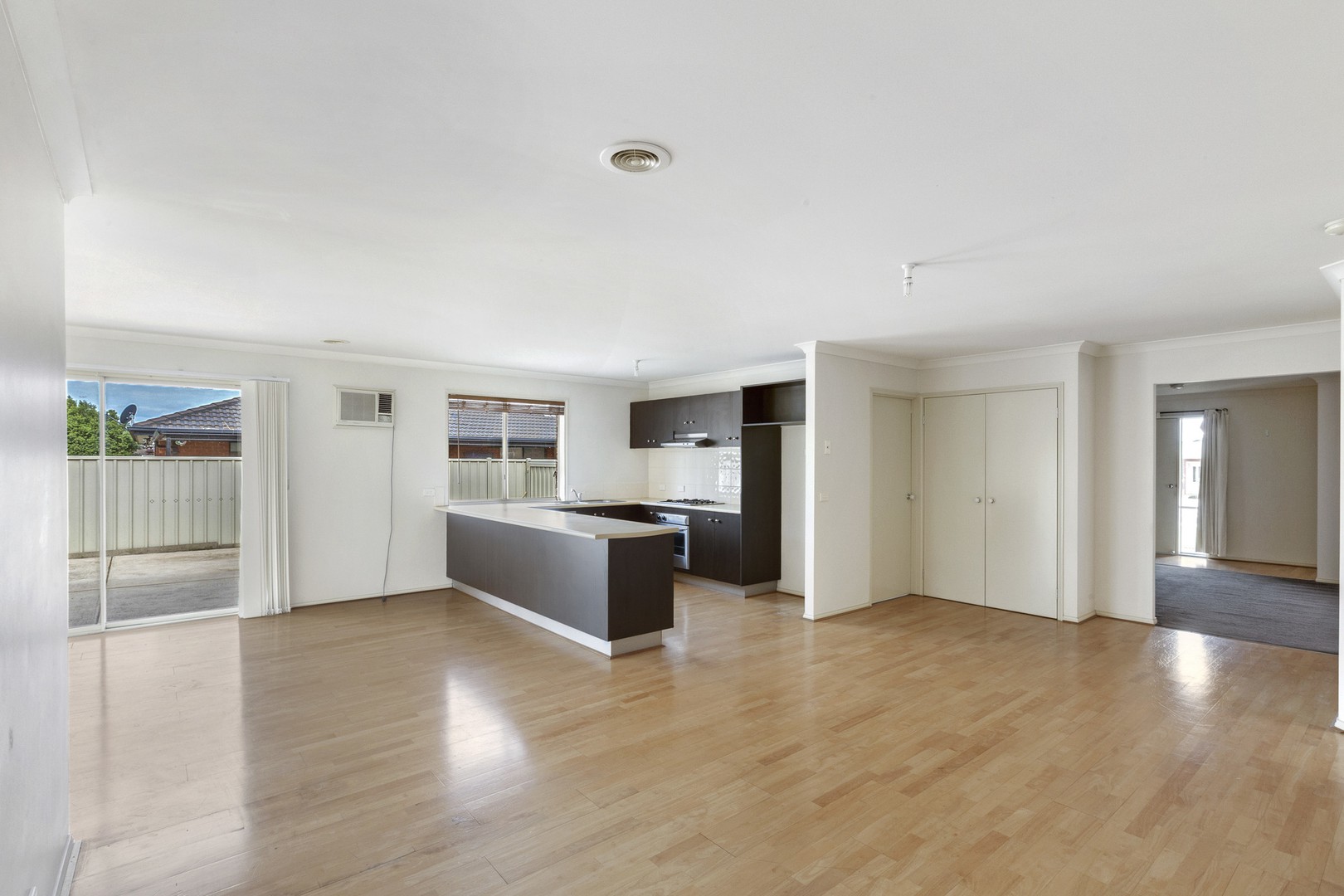 18 Hume Drive, Sydenham, VIC 3037, Sydenham - Thumbnail 4