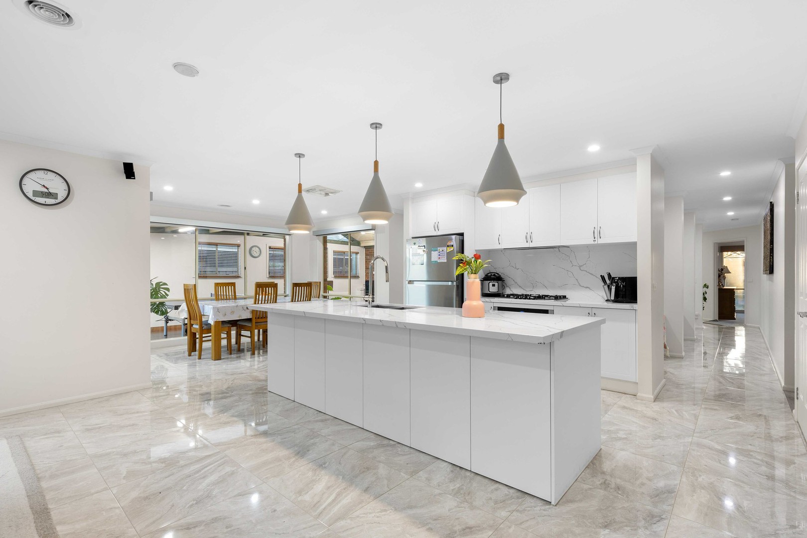 18 Illawarra Circuit, Taylors Hill, VIC 3037, Taylors Hill - Thumbnail 4