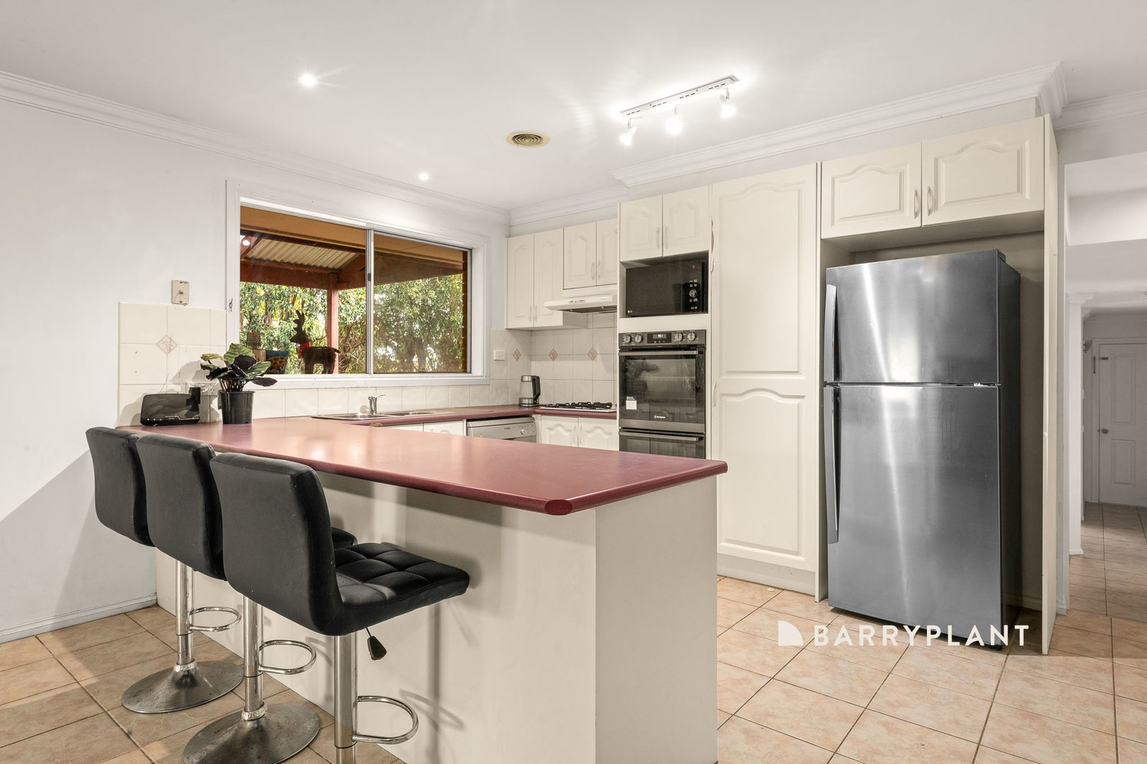 18 Jarrah Court, Pakenham, VIC 3810, Pakenham - Thumbnail 3